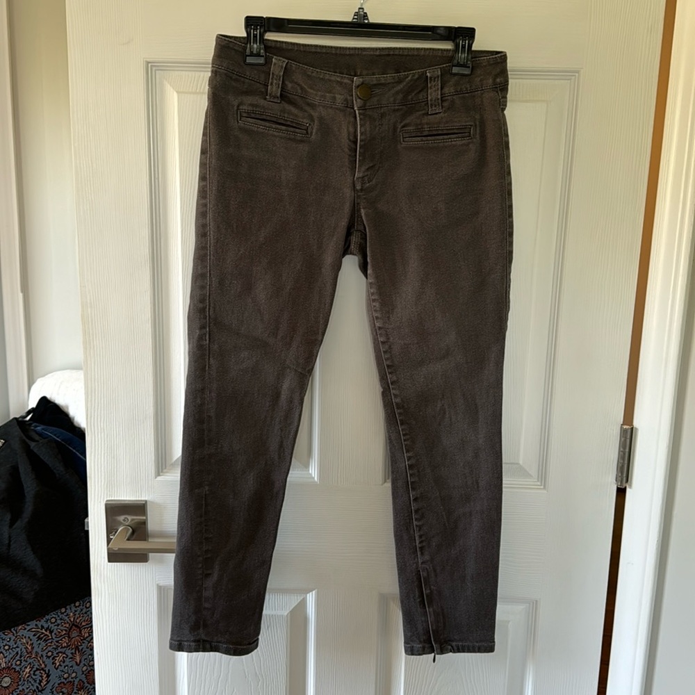 CAbi #635 Women Gray Pewter Ankle Moto Zip Slim Denim Jeans Size 4.